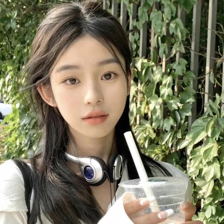 北极百货的秋乃小姐